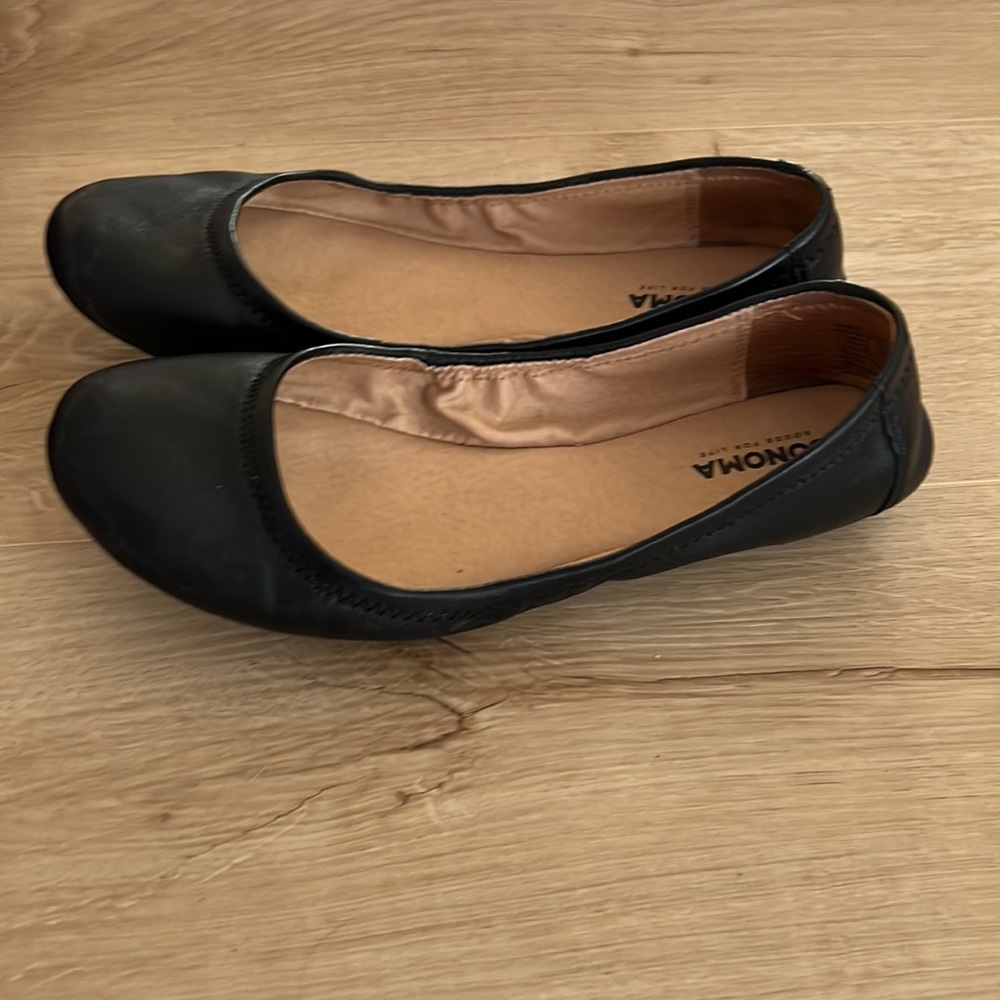 Black Flats - Picture 2 of 4